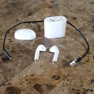 Wireless earbuds